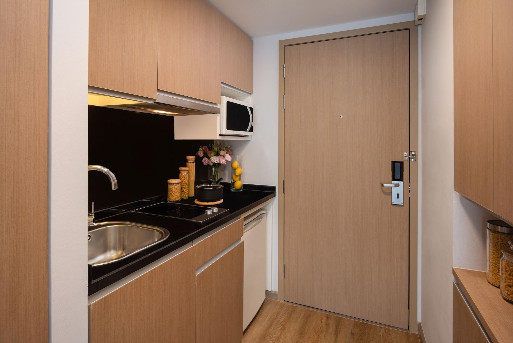 Citadines Sukhumvit 8 होटल के अलावा 4*