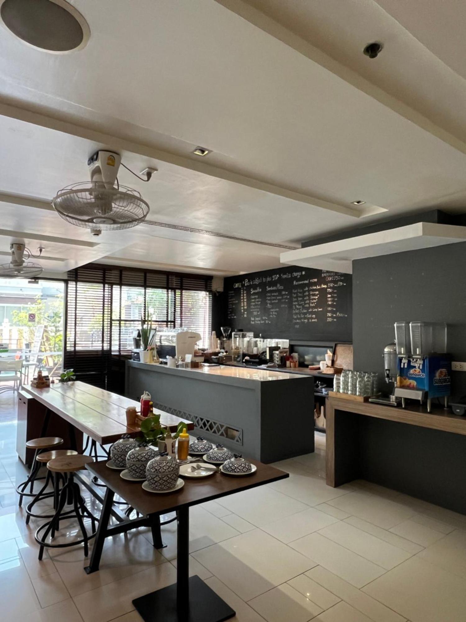 Citadines Sukhumvit 8 होटल के अलावा 4*